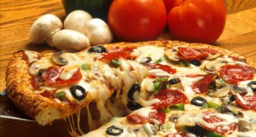 Arnhemse pizzabakker breekt mogelijk wereldrecord met ‘super’ bestelling