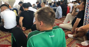 Turkse profclubs kiezen voor Arnhemse Turkiyem moskee