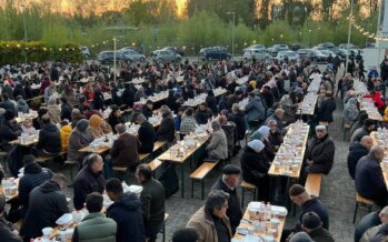 Meer dan 1000 Arnhemmers bij iftar maaltijd Türkiyem moskee